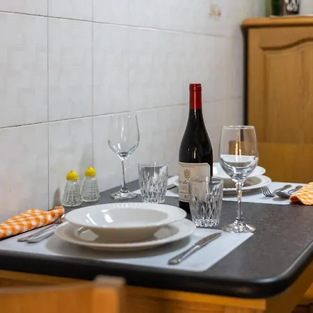 1br Townhouse Escape