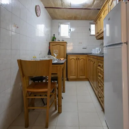 1br Townhouse Escape Valletta