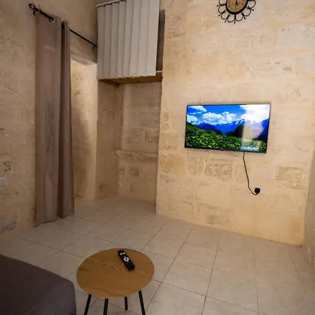 1br Townhouse Escape