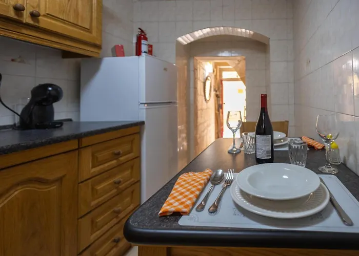 1br Townhouse Escape *