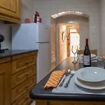 1br Townhouse Escape *