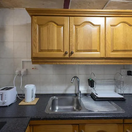 1br Townhouse Escape *