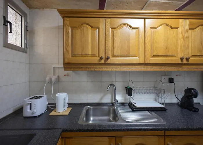 1br Townhouse Escape *